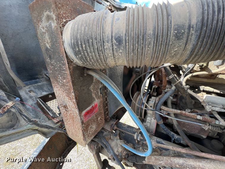 image for item KR9480 1988 International F2674  feed delivery truck