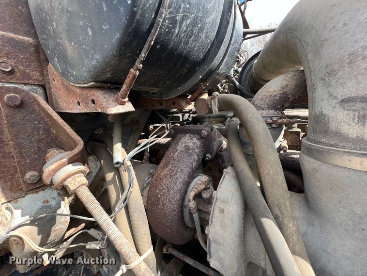 image for item KR9480 1988 International F2674  feed delivery truck