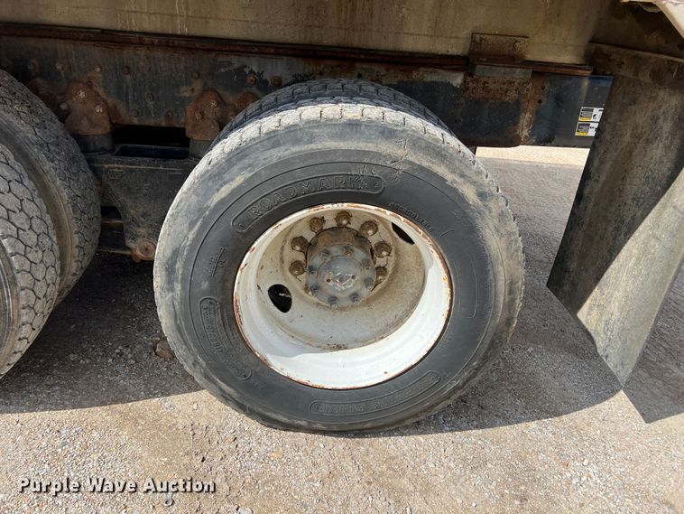 image for item KR9480 1988 International F2674  feed delivery truck