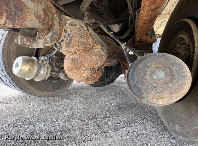 image for item KR9480 1988 International F2674  feed delivery truck