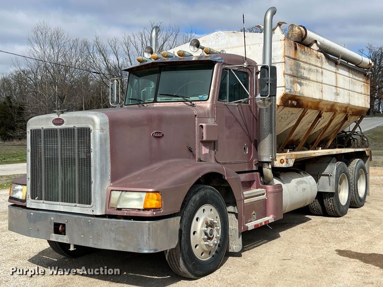 image for item KR9481 1988 Peterbilt 567  feed delivery truck