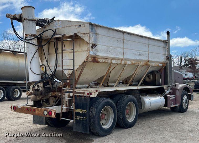 image for item KR9481 1988 Peterbilt 567  feed delivery truck