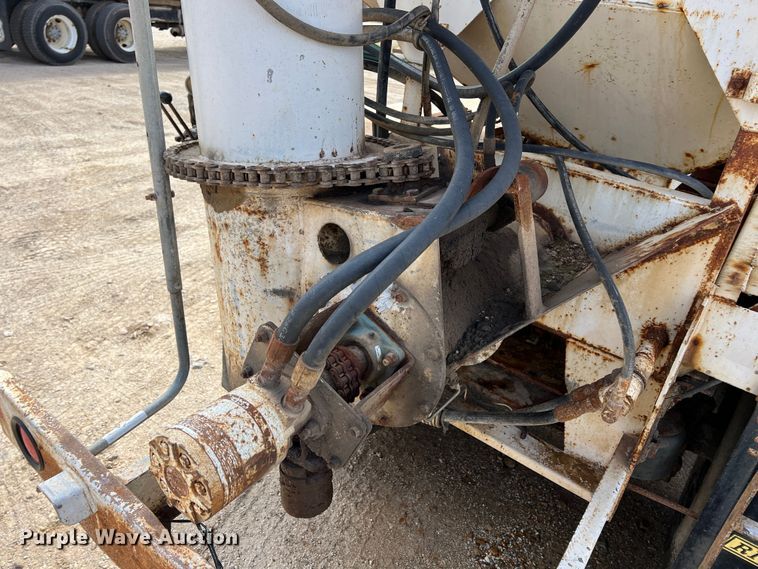 image for item KR9481 1988 Peterbilt 567  feed delivery truck