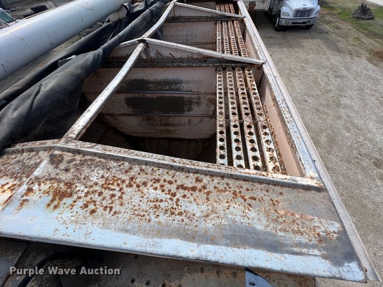 image for item KR9481 1988 Peterbilt 567  feed delivery truck