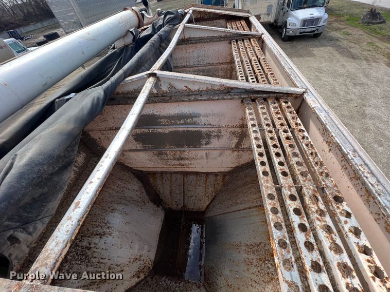 image for item KR9481 1988 Peterbilt 567  feed delivery truck