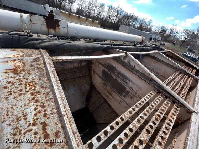 image for item KR9481 1988 Peterbilt 567  feed delivery truck