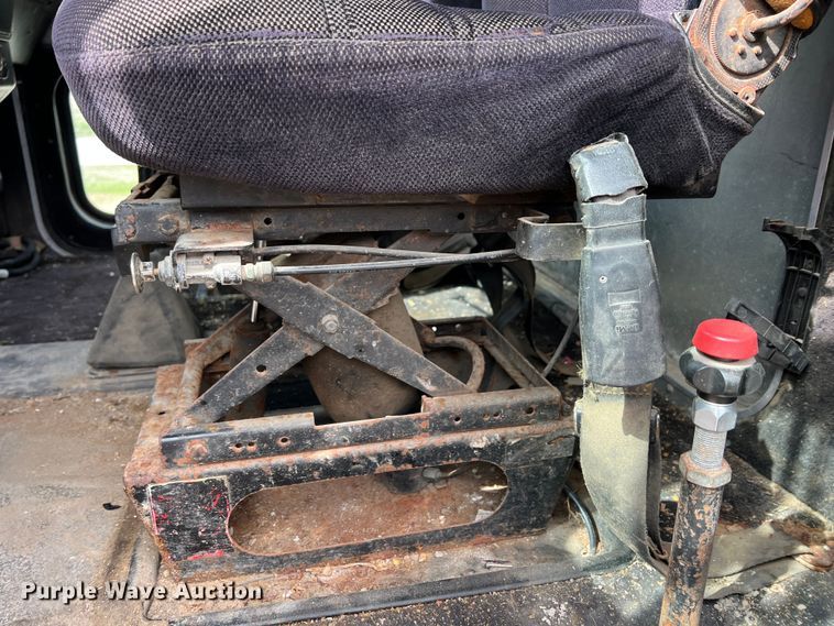 image for item KR9481 1988 Peterbilt 567  feed delivery truck