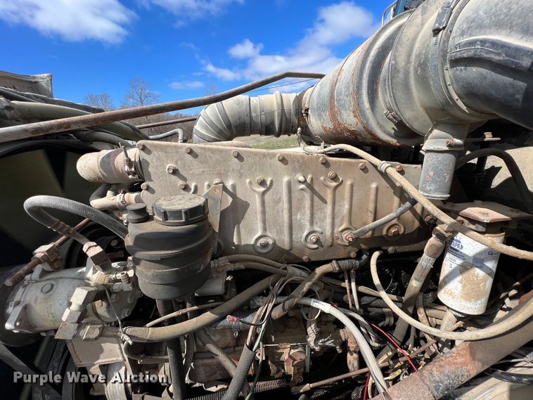 image for item KR9481 1988 Peterbilt 567  feed delivery truck