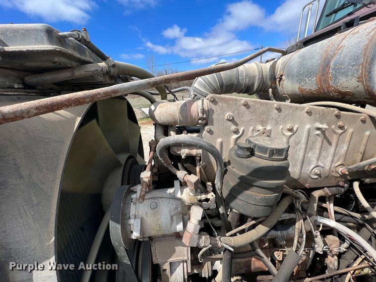 image for item KR9481 1988 Peterbilt 567  feed delivery truck