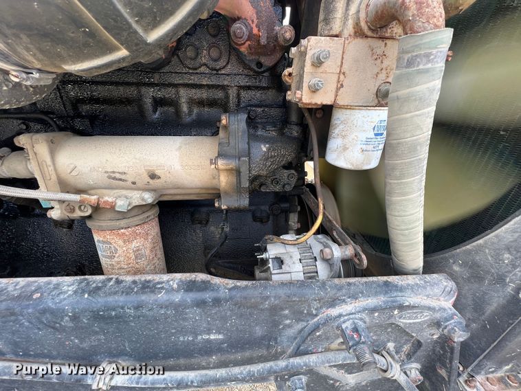 image for item KR9481 1988 Peterbilt 567  feed delivery truck