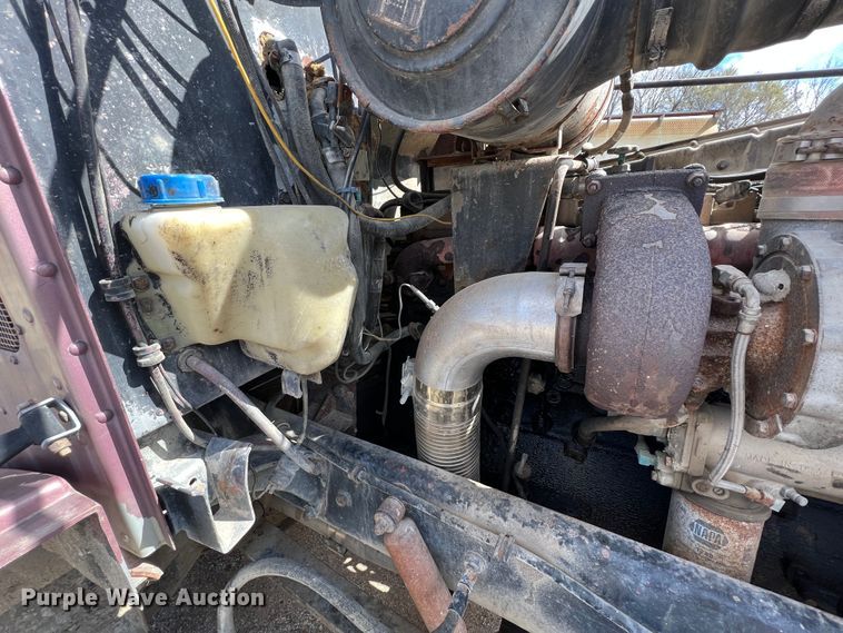 image for item KR9481 1988 Peterbilt 567  feed delivery truck