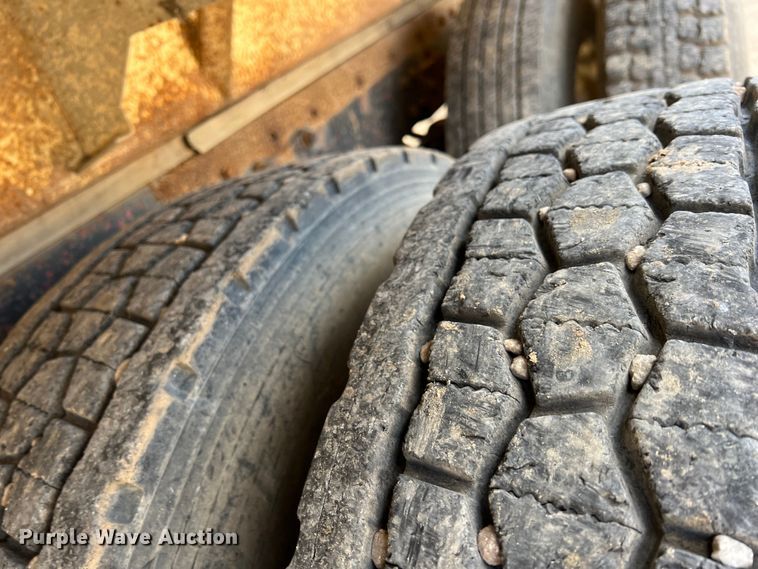 image for item KR9481 1988 Peterbilt 567  feed delivery truck