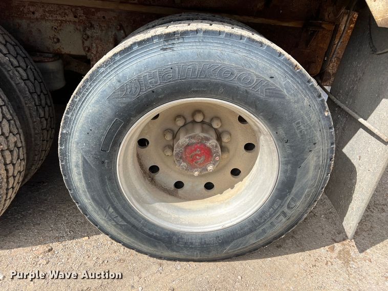 image for item KR9481 1988 Peterbilt 567  feed delivery truck