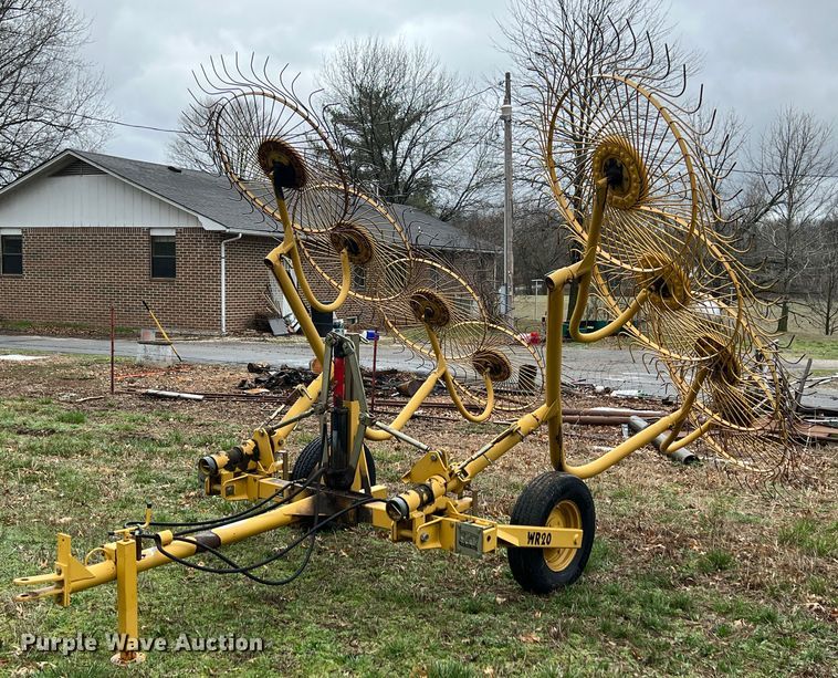 image for item KR9487 Vermeer WR20  hay rake