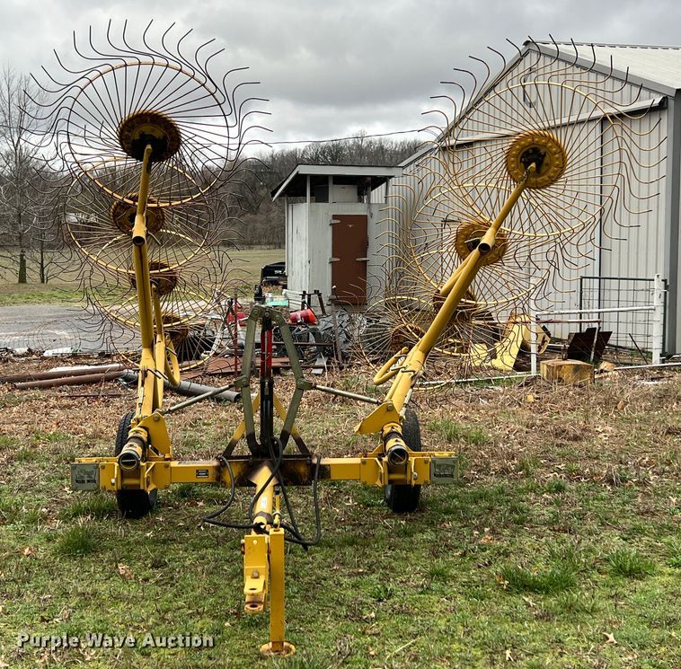 image for item KR9487 Vermeer WR20  hay rake