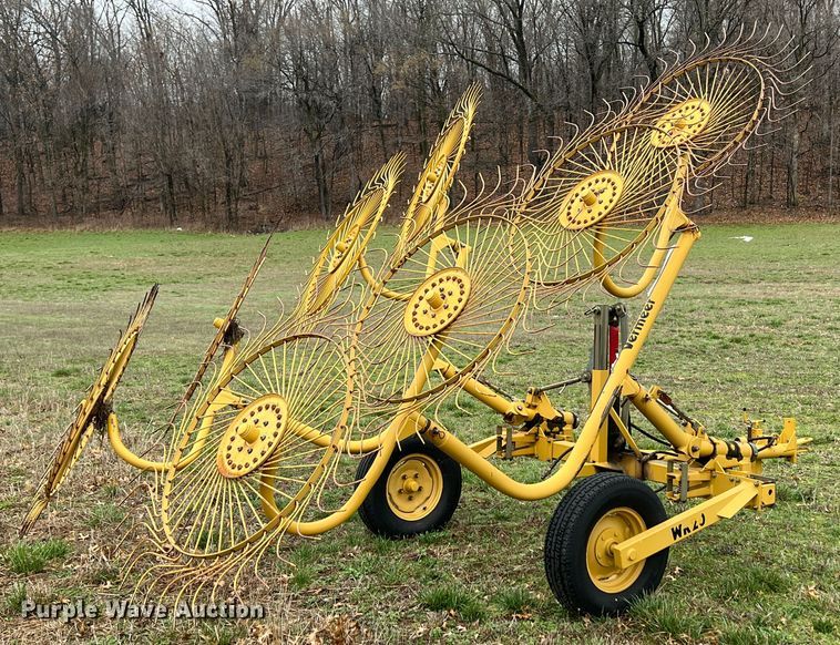 image for item KR9487 Vermeer WR20  hay rake
