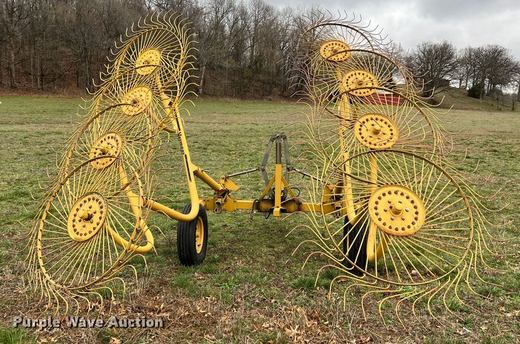 image for item KR9487 Vermeer WR20  hay rake