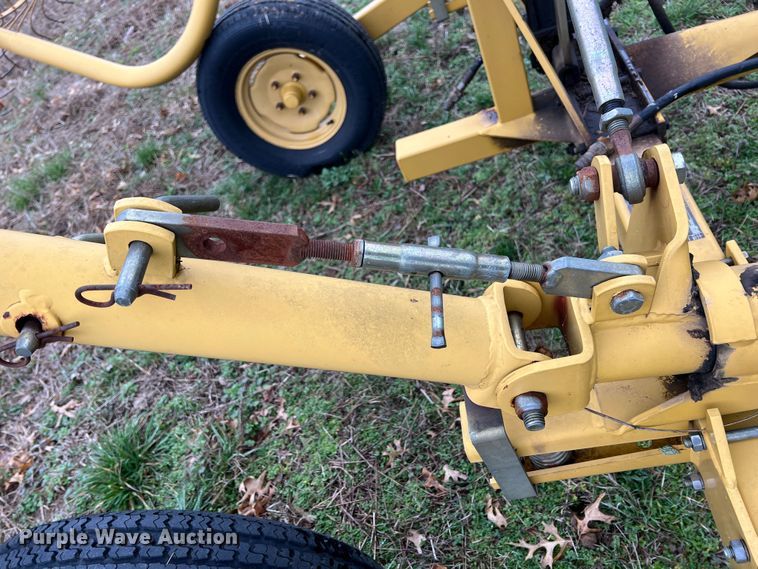 image for item KR9487 Vermeer WR20  hay rake