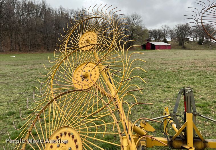 image for item KR9487 Vermeer WR20  hay rake