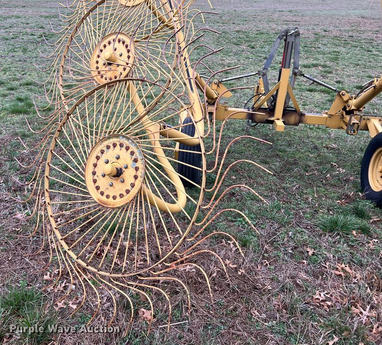 image for item KR9487 Vermeer WR20  hay rake