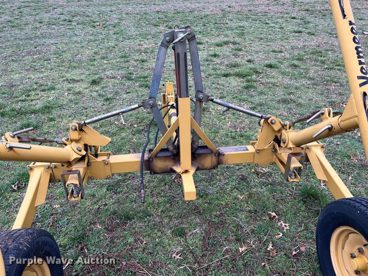 image for item KR9487 Vermeer WR20  hay rake