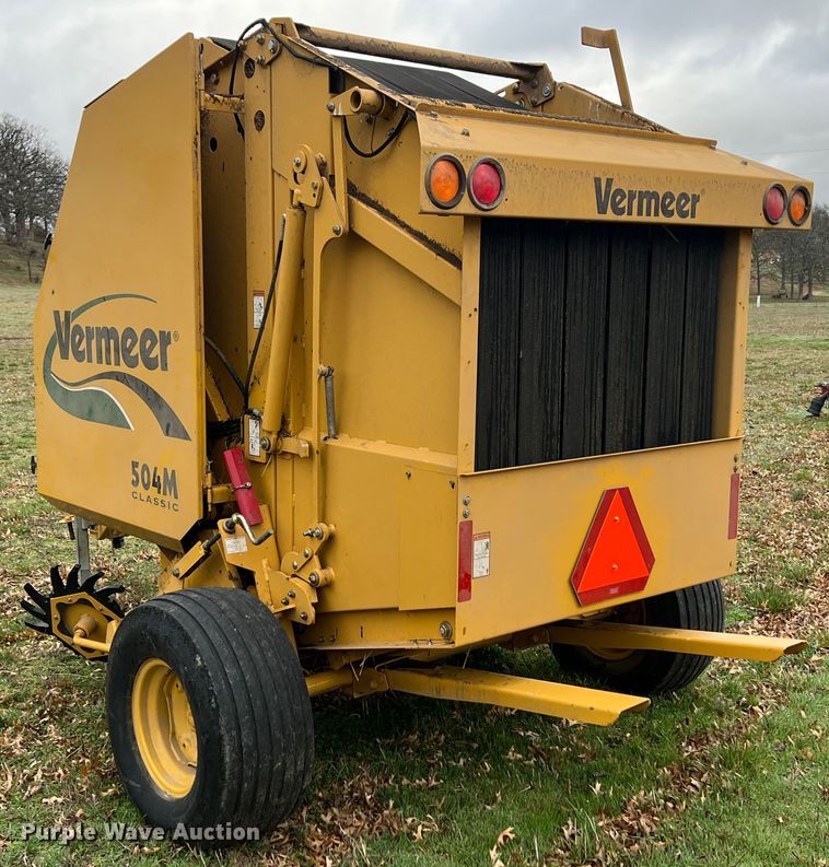 image for item KR9488 2010 Vermeer 504M Classic  round baler