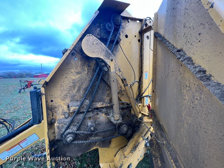 image for item KR9488 2010 Vermeer 504M Classic  round baler