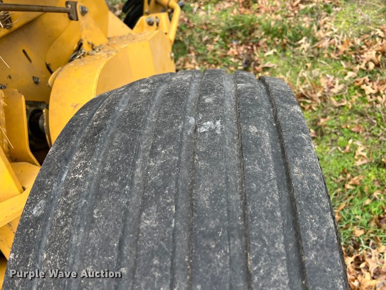 image for item KR9488 2010 Vermeer 504M Classic  round baler