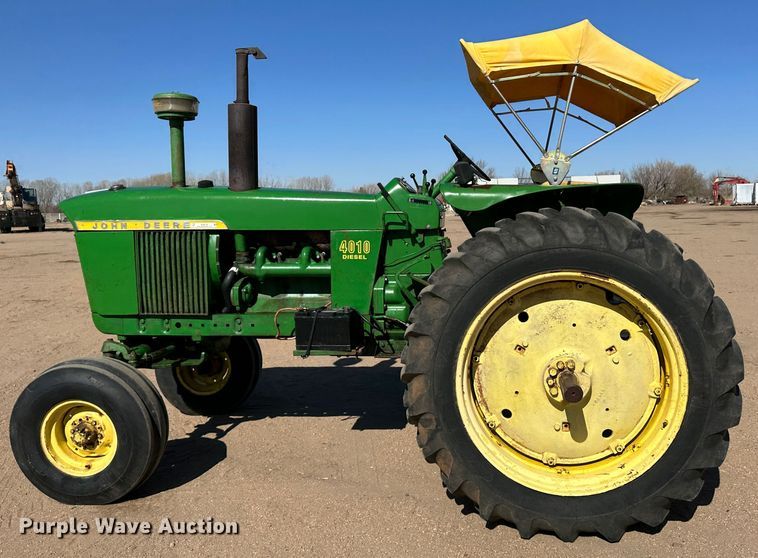 image for item KX9155 John Deere 4010  tractor