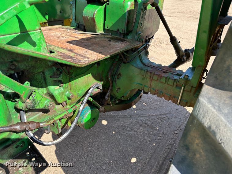 image for item KX9155 John Deere 4010  tractor