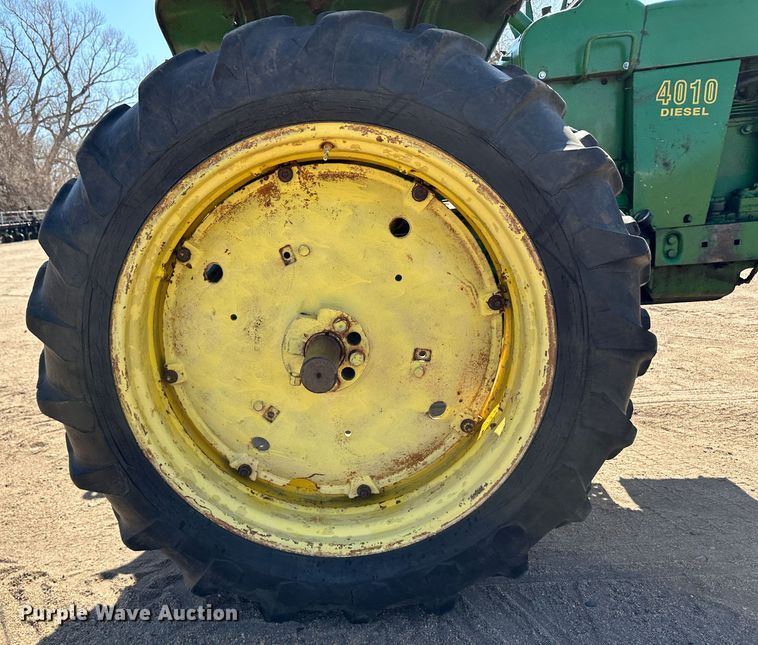image for item KX9155 John Deere 4010  tractor