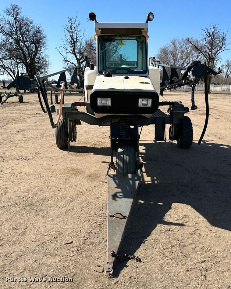 image for item KX9174 Melroe Spra-Coupe  sprayer