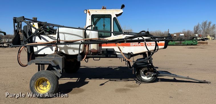 image for item KX9174 Melroe Spra-Coupe  sprayer