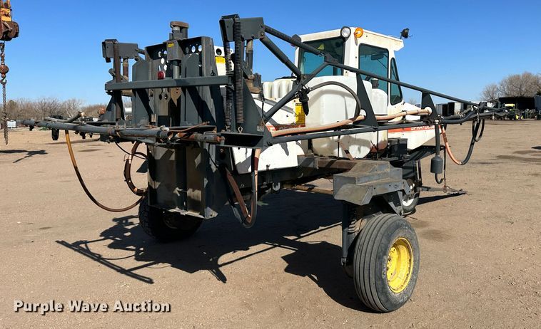 image for item KX9174 Melroe Spra-Coupe  sprayer