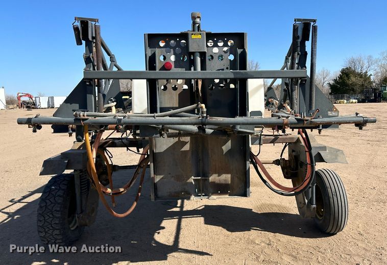 image for item KX9174 Melroe Spra-Coupe  sprayer