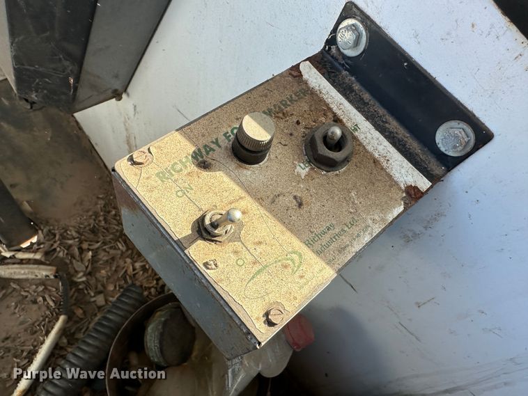 image for item KX9174 Melroe Spra-Coupe  sprayer