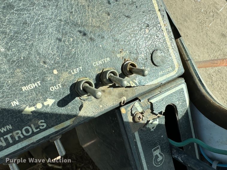 image for item KX9174 Melroe Spra-Coupe  sprayer