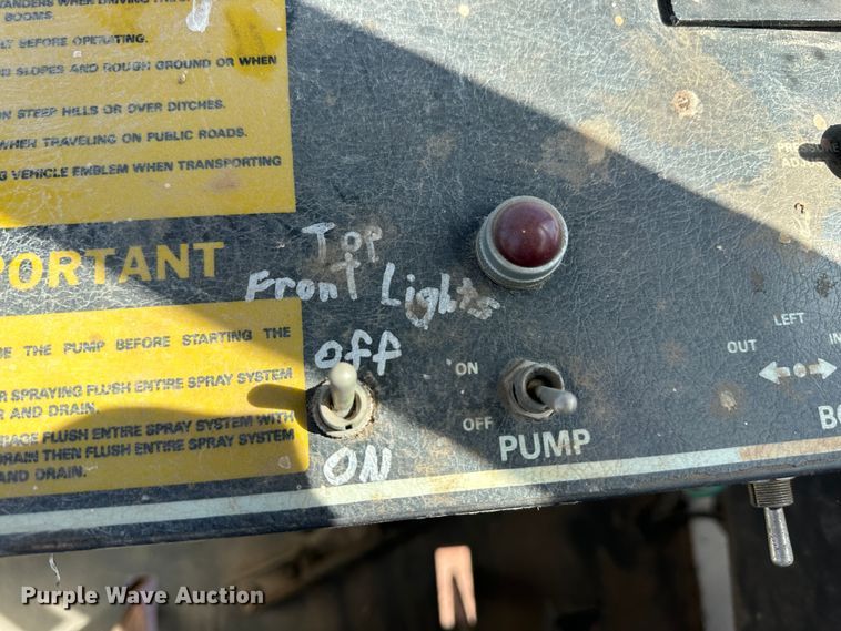 image for item KX9174 Melroe Spra-Coupe  sprayer