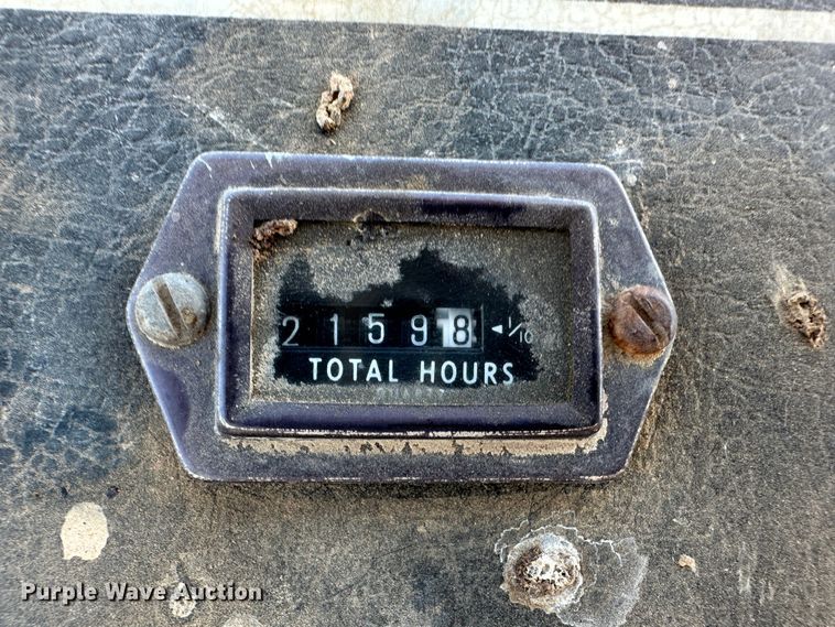 image for item KX9174 Melroe Spra-Coupe  sprayer