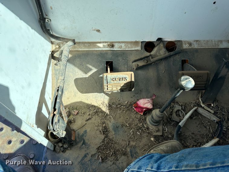 image for item KX9174 Melroe Spra-Coupe  sprayer