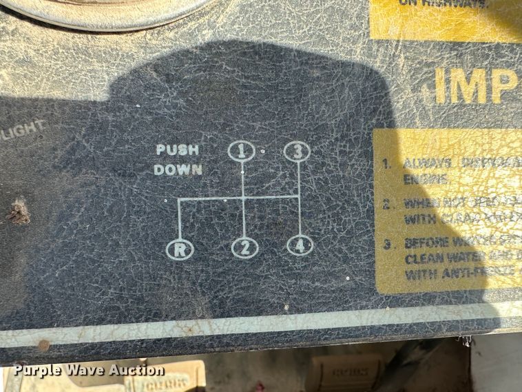 image for item KX9174 Melroe Spra-Coupe  sprayer