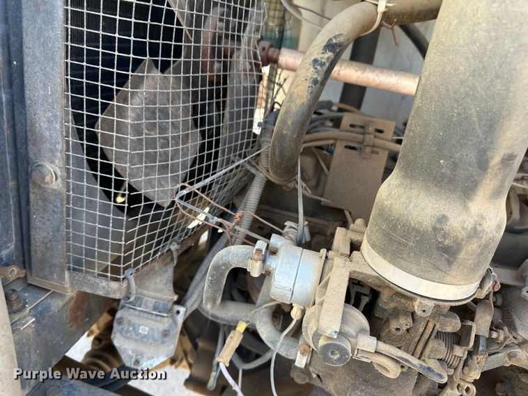 image for item KX9174 Melroe Spra-Coupe  sprayer