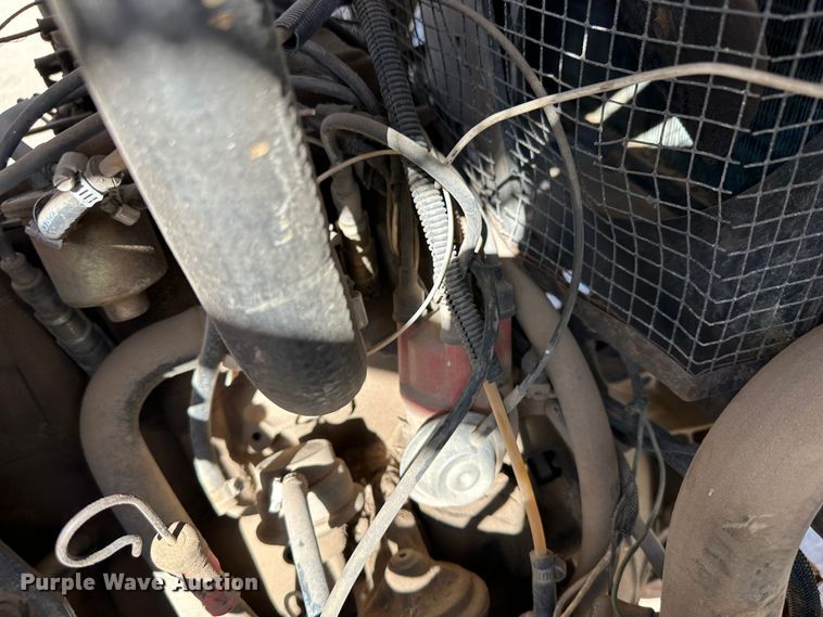 image for item KX9174 Melroe Spra-Coupe  sprayer