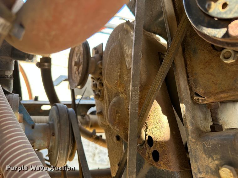 image for item KX9174 Melroe Spra-Coupe  sprayer