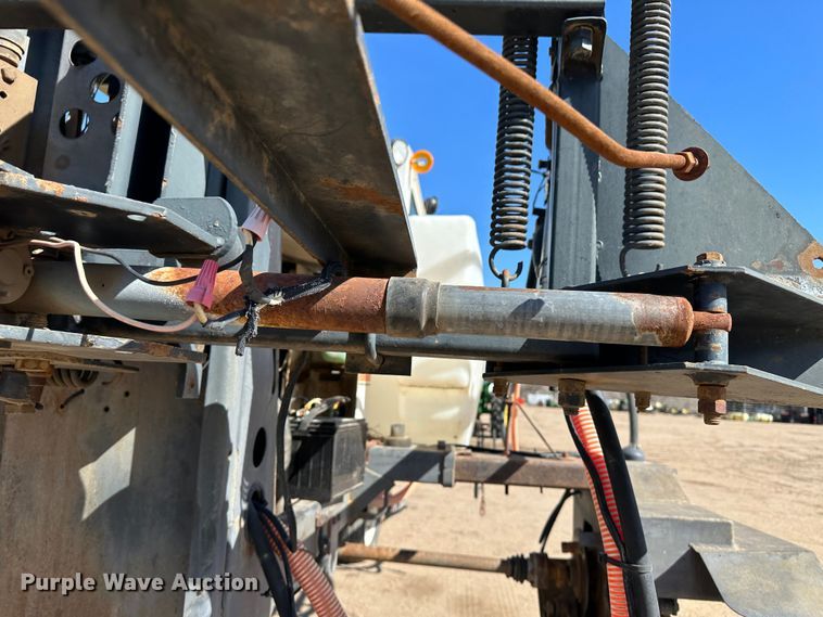 image for item KX9174 Melroe Spra-Coupe  sprayer