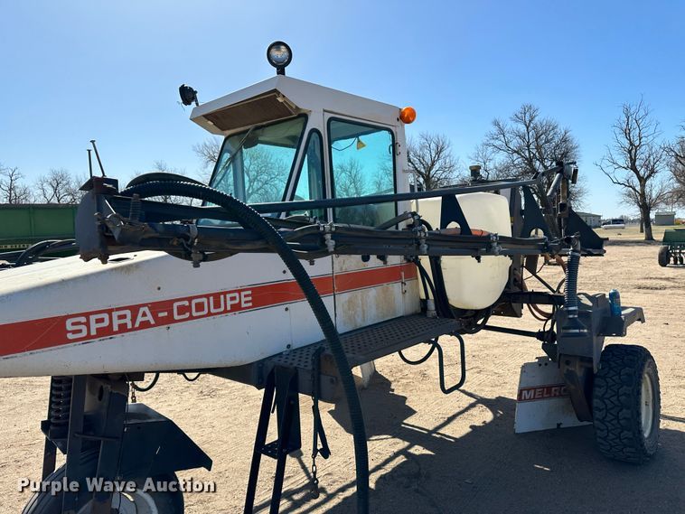 image for item KX9174 Melroe Spra-Coupe  sprayer