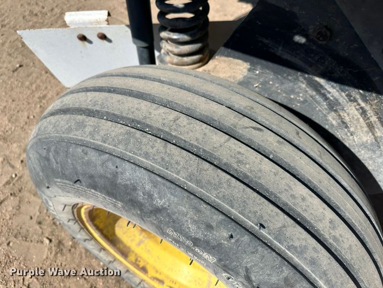 image for item KX9174 Melroe Spra-Coupe  sprayer