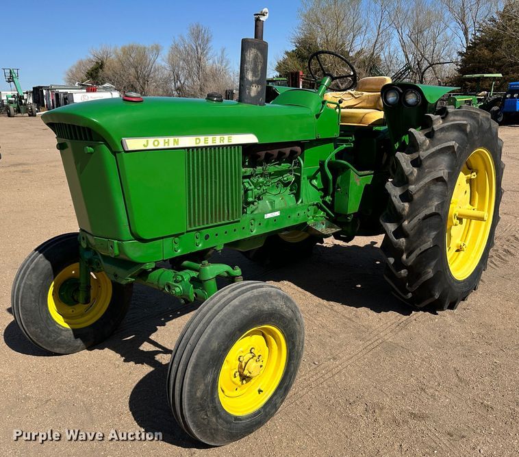 image for item KX9175 1972 John Deere 2520  tractor