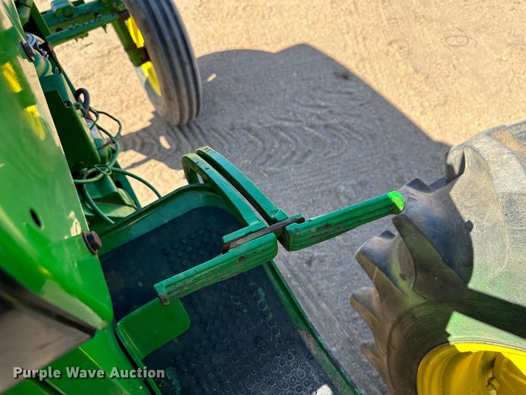 image for item KX9175 1972 John Deere 2520  tractor