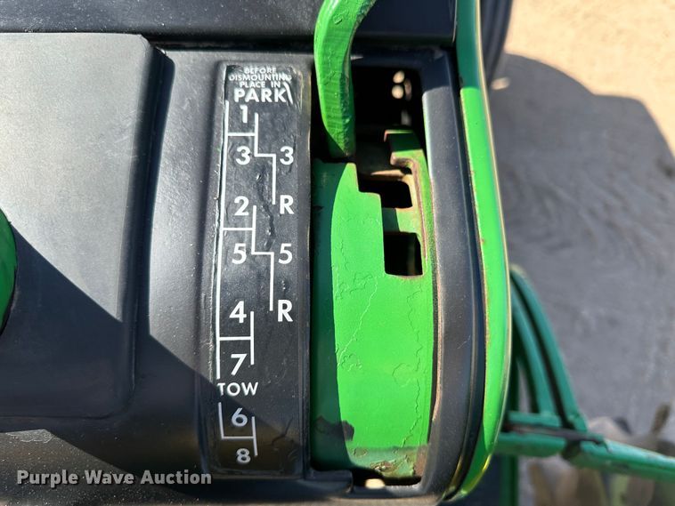 image for item KX9175 1972 John Deere 2520  tractor